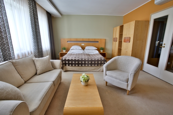 Hotel London by Tartuhotels
